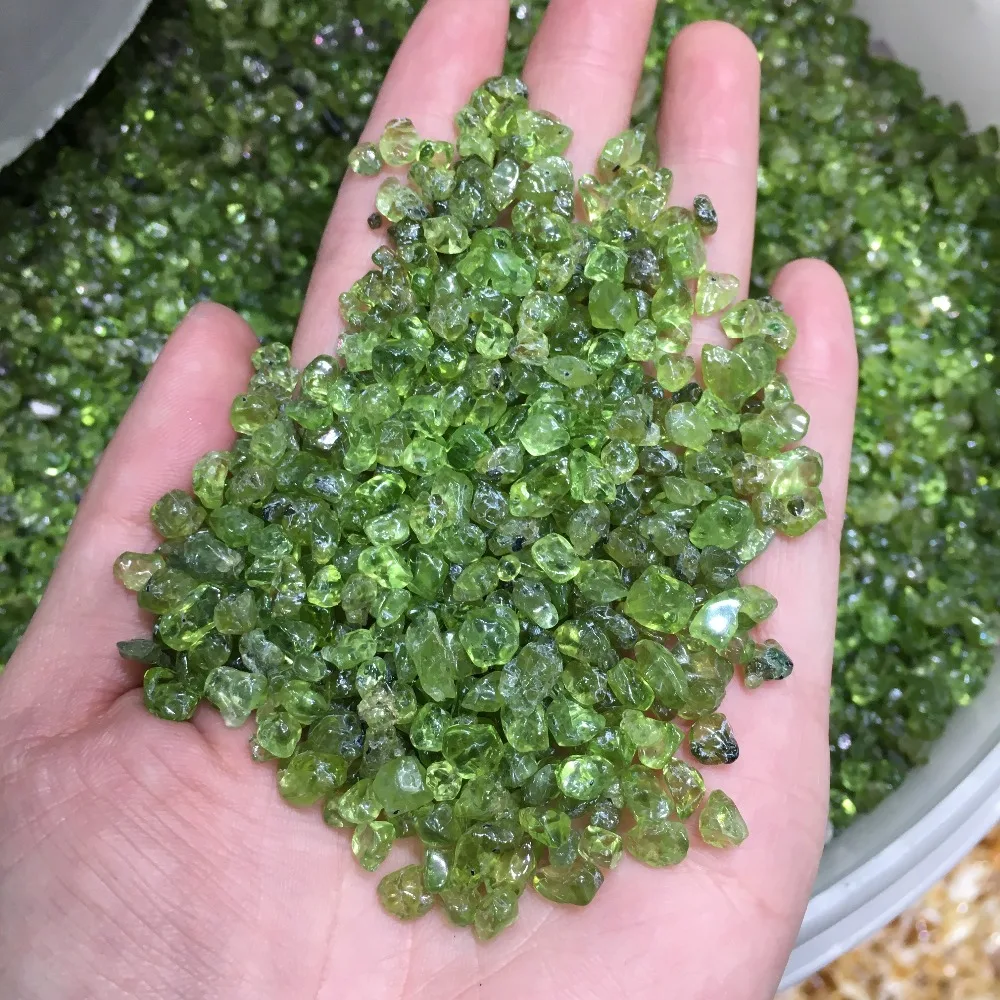 

Natural Olivine Green Stone Peridot Gravel Rock Crystal Quartz Mineral Quartz Crystals Natural Stones