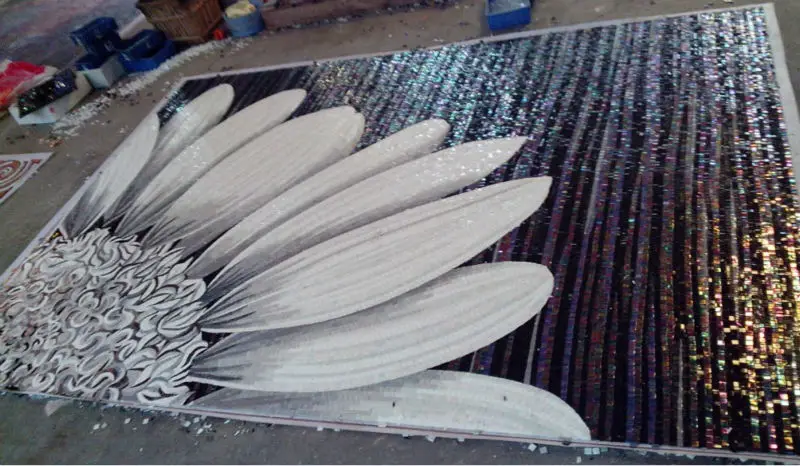 Изготовленная на заказ настенная мозаичная плитка ручной работы с изображением