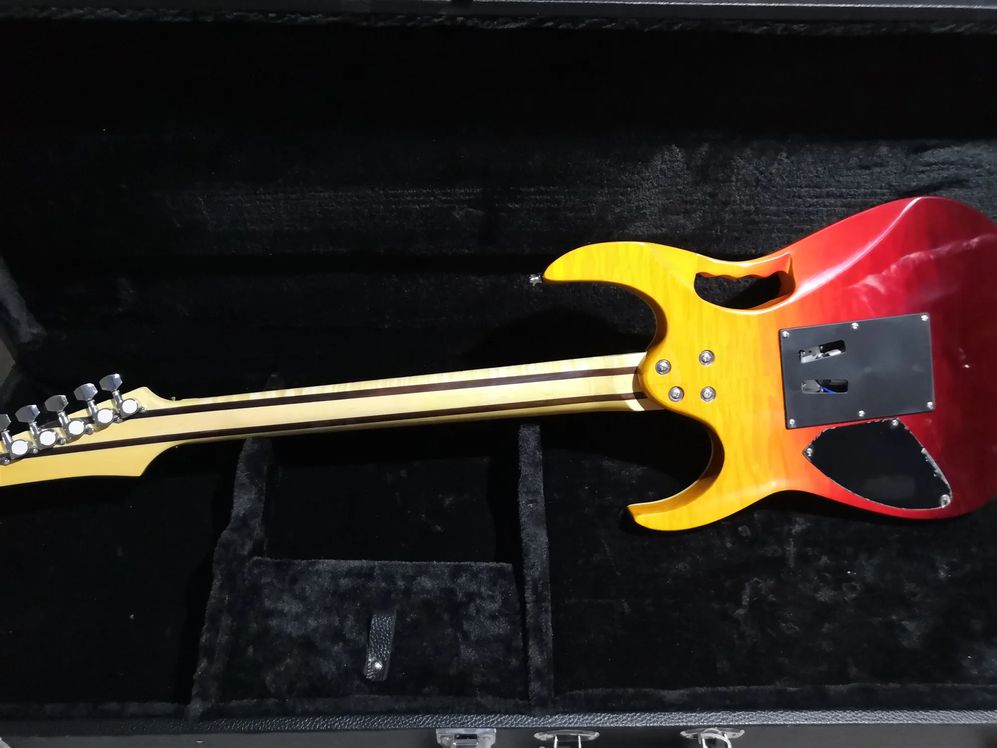 Красная электрогитара banez Rosewood fretboard HH звукосниматели под заказ по