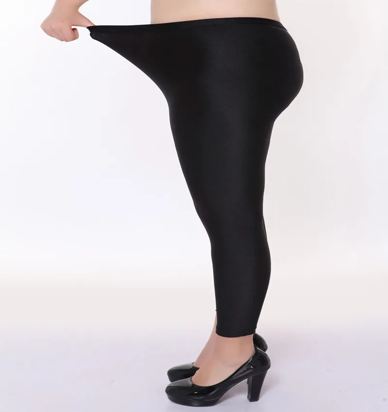 Леггинсы женские блестящие модные облегающие брюки-карандаш чёрные штаны размер