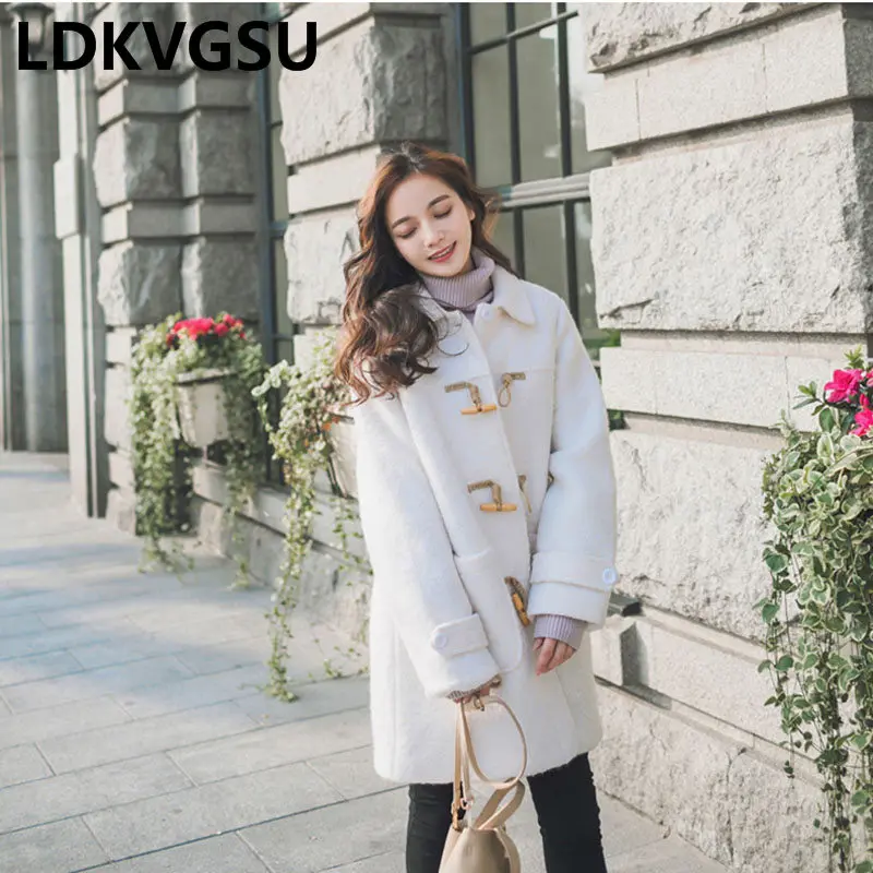 Hot Sale 2018 New White Thick Winter Women Woolen Cloth Coat Loose Horn Button Female Outercoat Fashion Lapel Wool Is950 | Женская