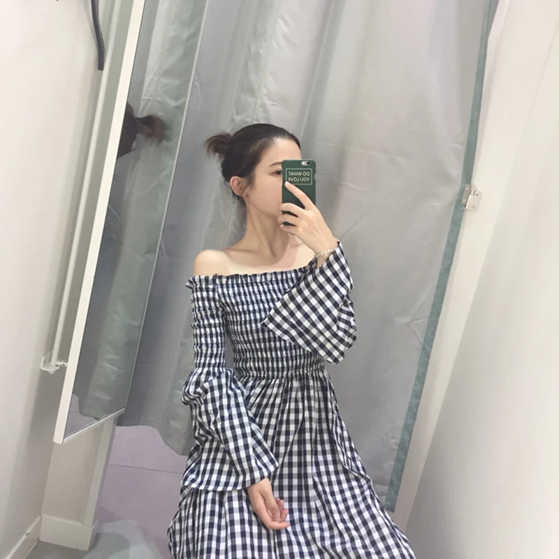 Платье женское осеннее клетчатое с открытыми плечами и длинным рукавом