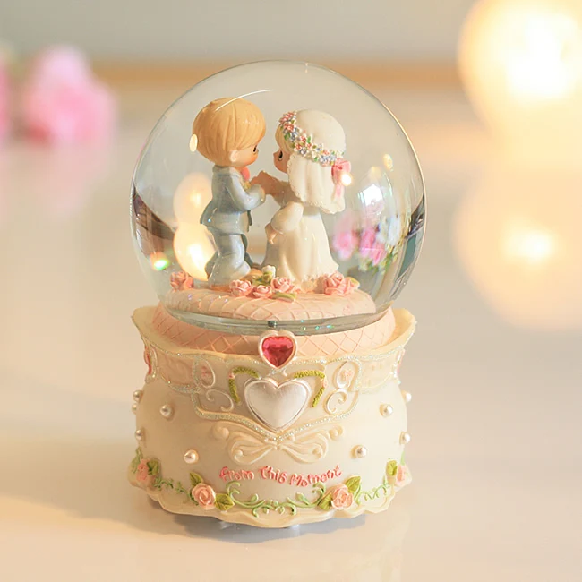 Romantic wedding gift spin floating snow crystal ball music box creative birthday to send girls particularly practical | Дом и сад