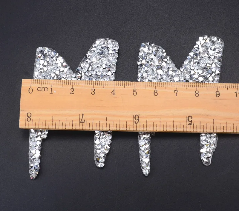 M 4x8.5cm 25 шт./лот Кристалл Письмо Форма утюг на горный хрусталь мотив аппликация из бисера Стразами обрезки исправление для одежды/обувь/мешок аксессуары стразы для рукоделия - Цвет: M 4x8.5cm