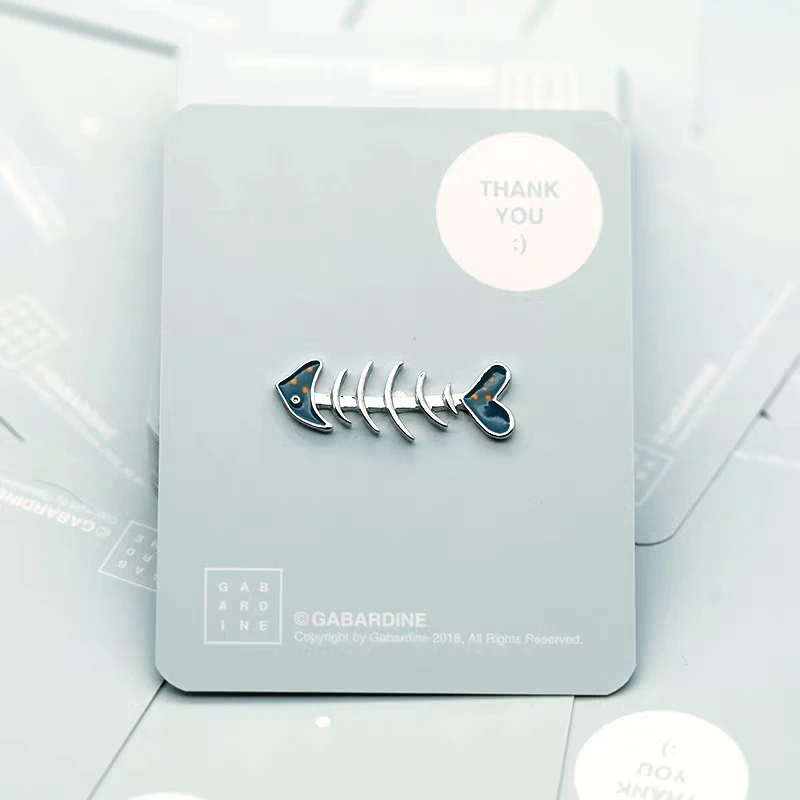 Новый Fishbone знак с нежным Брошь Личность булавки и высококачественные аксессуары