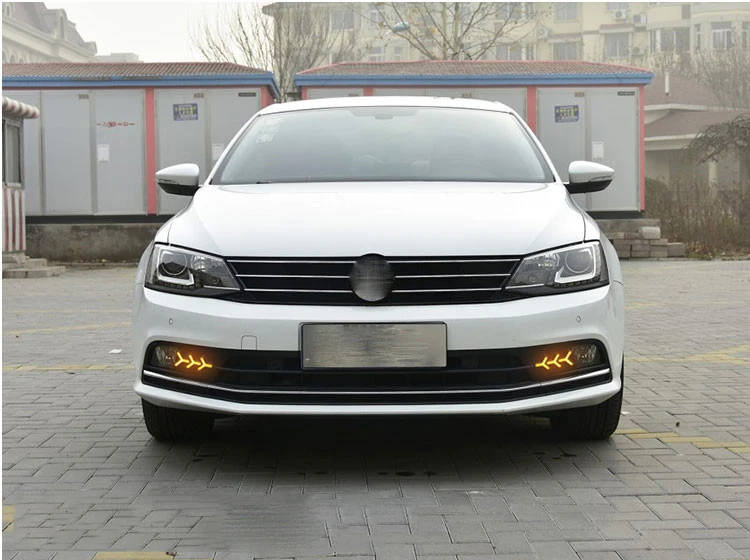 Дневные ходовые огни Qirun для Volkswagen sagitar 2015-2018 с динамическим движущимся желтым