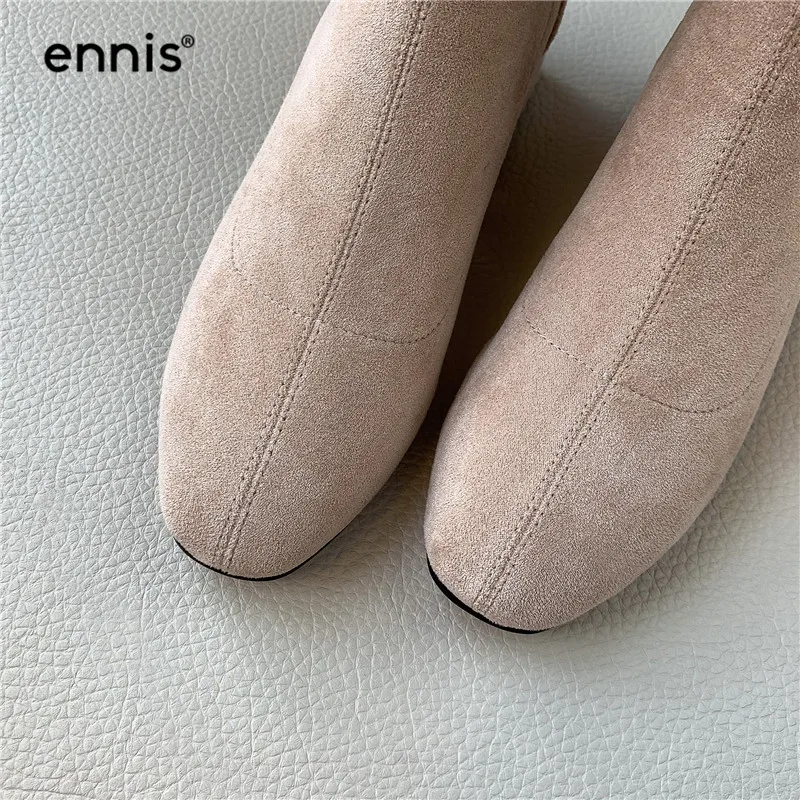ENNIS/; осенние женские ботинки из флока; замшевые растягивающиеся ботильоны; женские ботинки с круглым носком на квадратном каблуке; модная обувь розового и черного цвета; A960