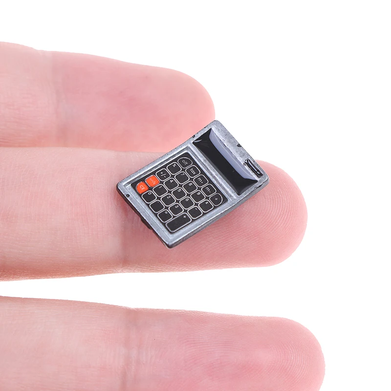 

Новинка 2019, миниатюрный мини-калькулятор для кукольного домика 1:12, модель для коллекционного подарка, 1 шт.