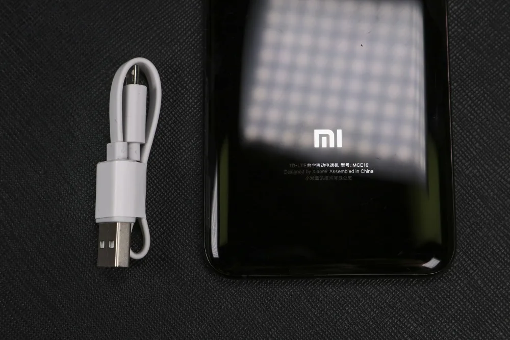 В наличии оригинал Xiaomi Mi Спортивная Bluetooth гарнитура Беспроводные наушники Мини 4 1