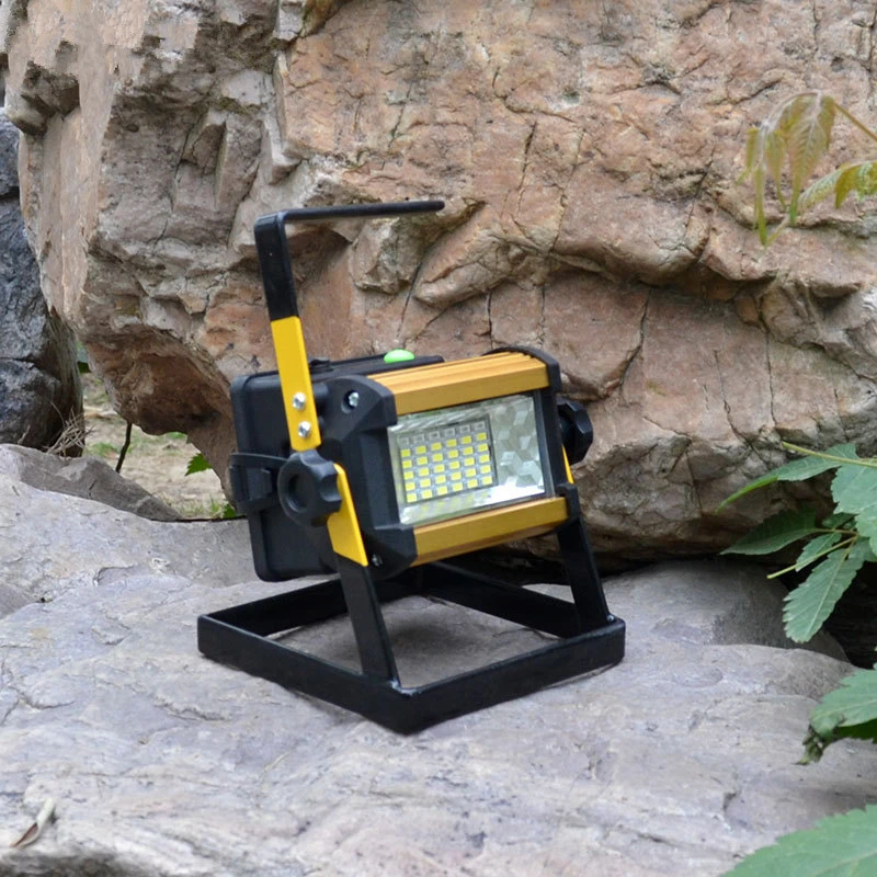 Светодиодный прожектор 30 Вт перезаряжаемый 36LED Наружное освещение