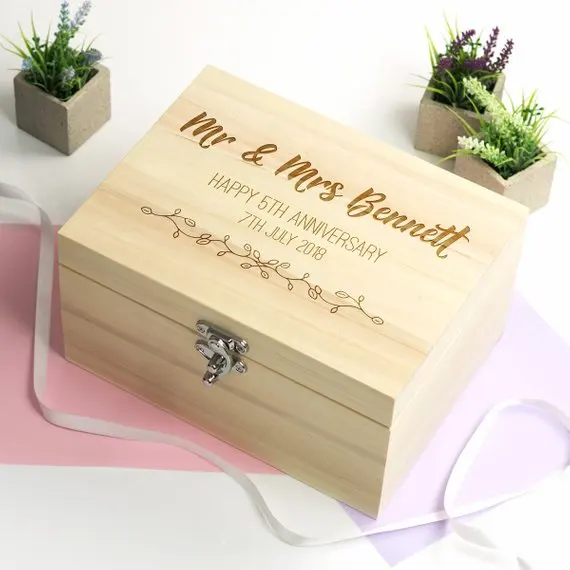 Персонализируйте mr & mrs имя Дата Свадьба память коробка bespoken юбилей Keepsake