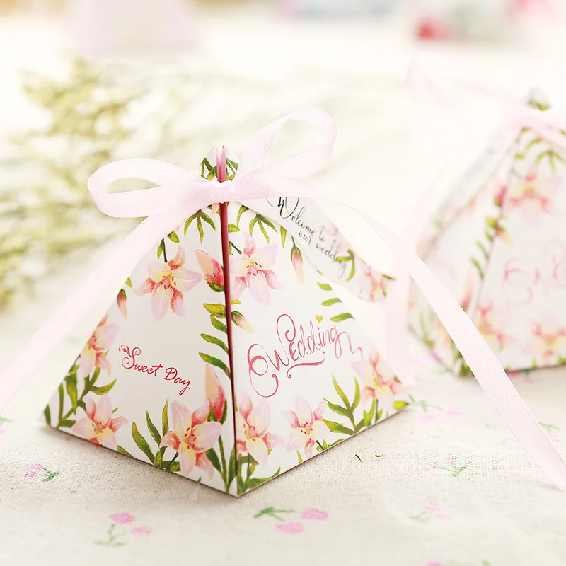 

50pcs/lot DIY Pink Sweet Tree Leaf Wedding Candy Box With Ribbon Double Side Different Pattern Special Gift Box Party Supplies