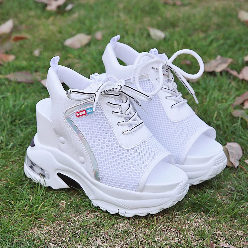 Женские летние босоножки на высокой платформе белые кроссовки танкетке