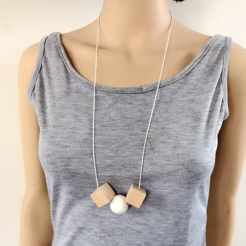 

New Cute Snake Chain Wooden Pendant Necklace Vintage Jewelry