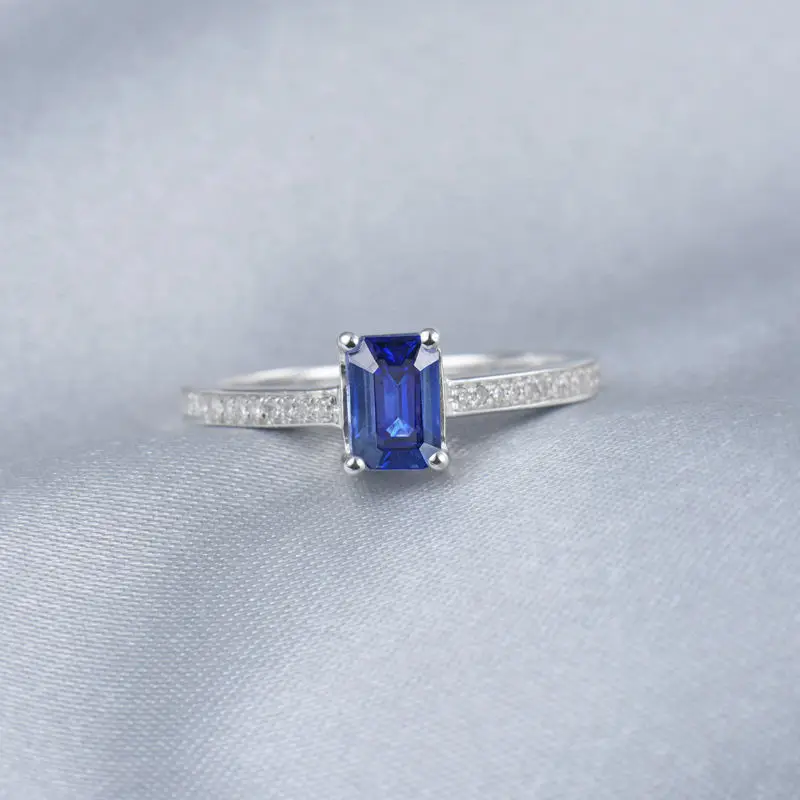 Женское кольцо с сапфиром LOVERJEWELRY из белого золота 14 карат изумрудной огранкой и