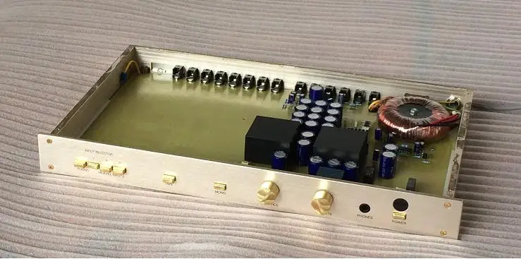 

excellent cloned preamp FM244 match with FM300amplifer perfectly