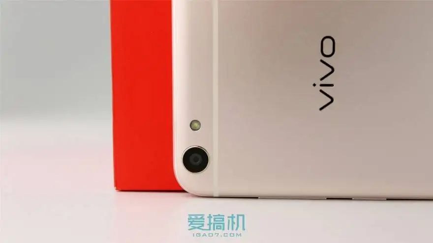 Vivo X7 смартфон с 5 дюймовым дисплеем процессором Snapdragon 652 ОЗУ 4 Гб ПЗУ 64 ГБ 13 МП + 16
