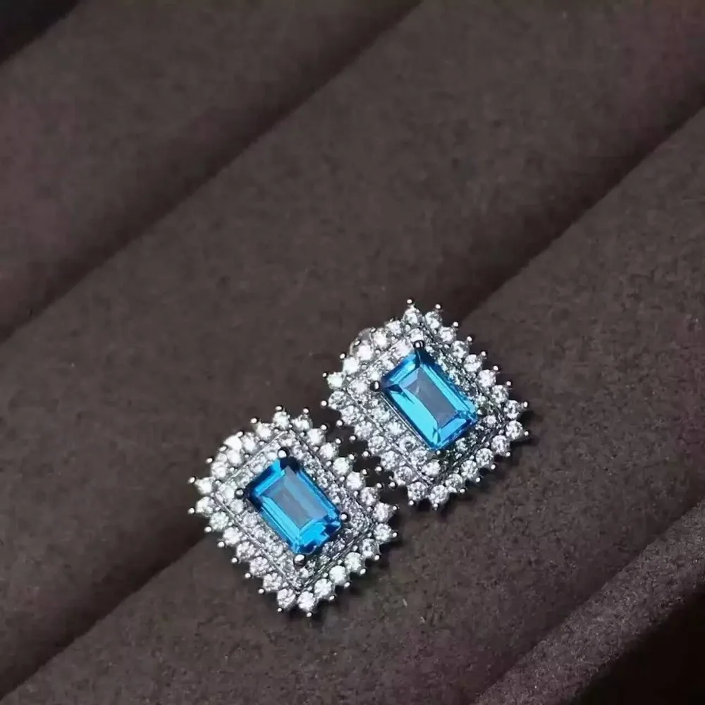 

925
