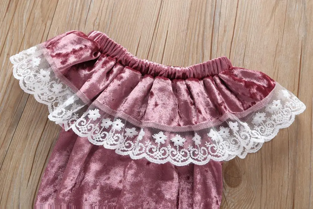 Комбинезон для маленьких девочек Розовый кружевной бархатный комбинезон с