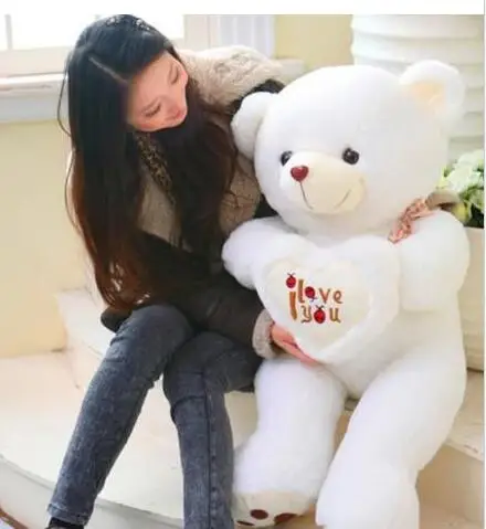 Огромный прекрасный игрушечный медведь бежевый куклы холдинг в форме сердца