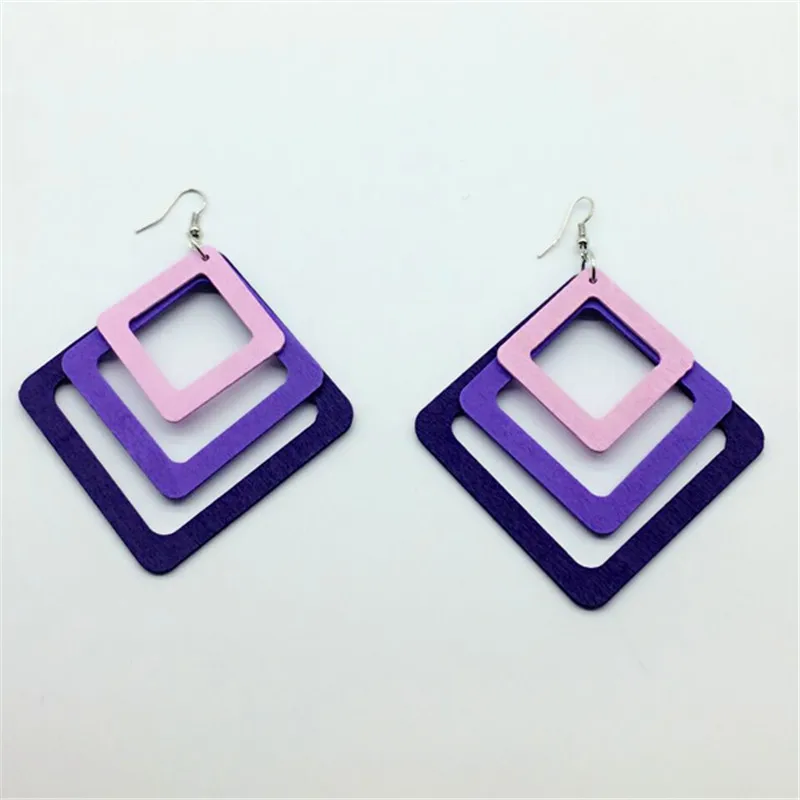 Женские деревянные серьги-бабочки трехцветные длинные серьги в картонной