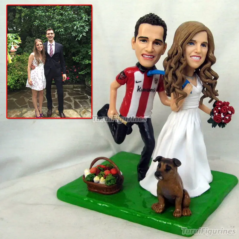 ウェディングケーキトッパーカップルの置物犬手作りベビーキッズ置物ミニチュア人形像ミニ装飾スーパーhero像