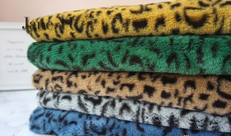 JaneYU/Новинка с леопардовым принтом кроличьим мехом утолщенная отворотами на фоне