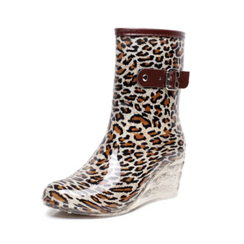 Leopard Новинка; женские резиновые сапоги из ПВХ с героями мультфильмов; Короткие Прозрачные разноцветные кроссовки для дождя; сезон весна-лето; Водонепроницаемая прогулочная обувь; резиновые сапоги - Цвет: Leopard