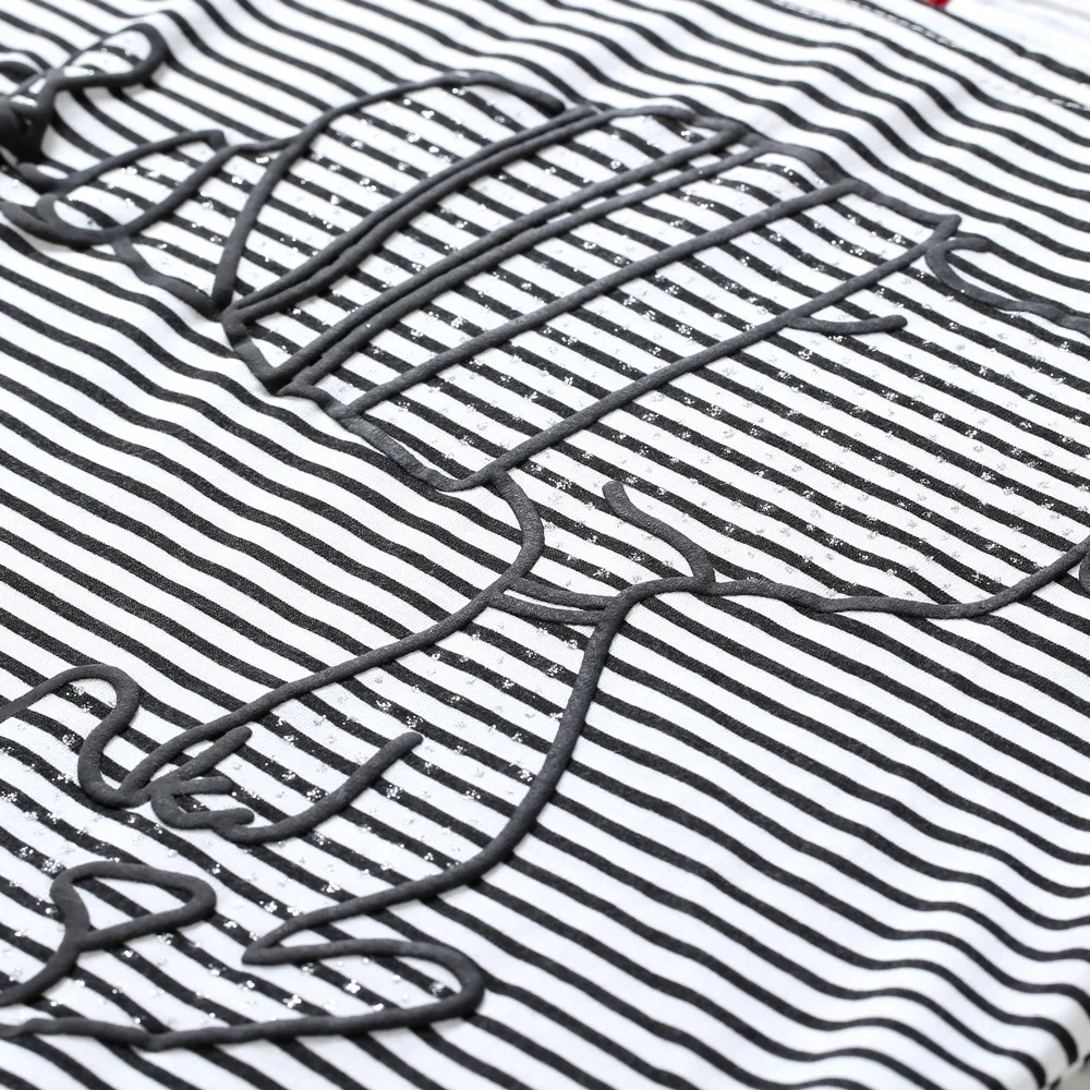 Женская хлопковая футболка с коротким рукавом круглым вырезом и принтом в