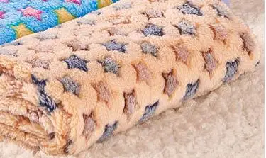 yellow star 1PC Free Shipping Soft Fleece Pet Dog Blanket Cat Mat Cover Small Medium Large Towl Puppy Travel Air Conditioning Blanket - Цвет: yellow star