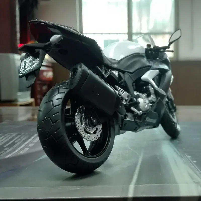 Абсолютно новая модель мотоцикла 1/12, КАВАСАКИ ниндзя, ZX-6R, литая под давлением, металлическая модель мотоцикла, игрушка без оригинальной коробки