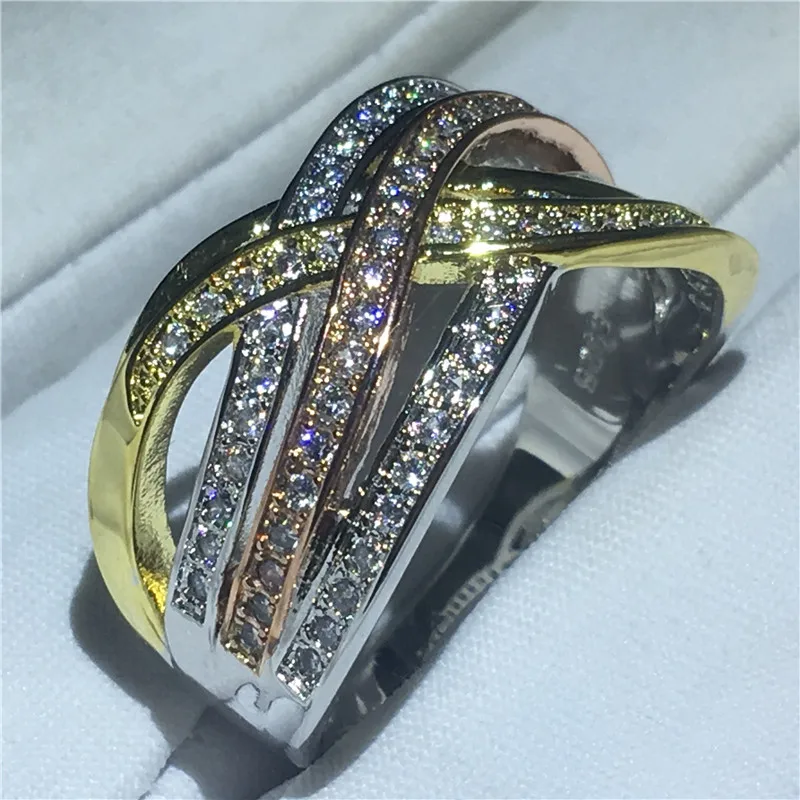 

Кольцо из серебра 925 пробы, с фианитом