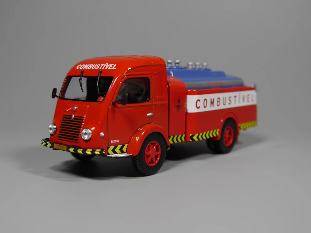 Авто ИНН ixo 1:43 грузовик RENAULT Galion Автоцистерна авиационный горючий литая модель