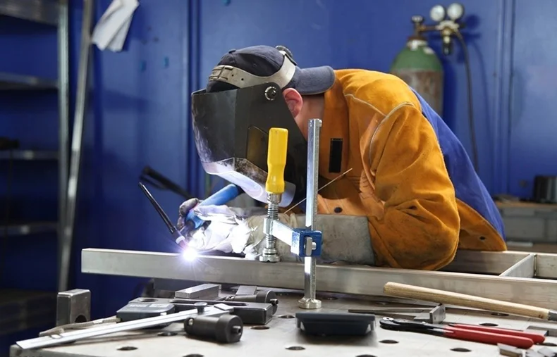 Кожаные сварочные фартуки Огнестойкие Куртки для одежды из коровьей спилковой