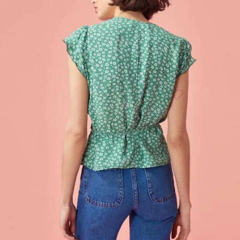 Женская блузка без рукавов с цветочным принтом и v образным вырезом летний