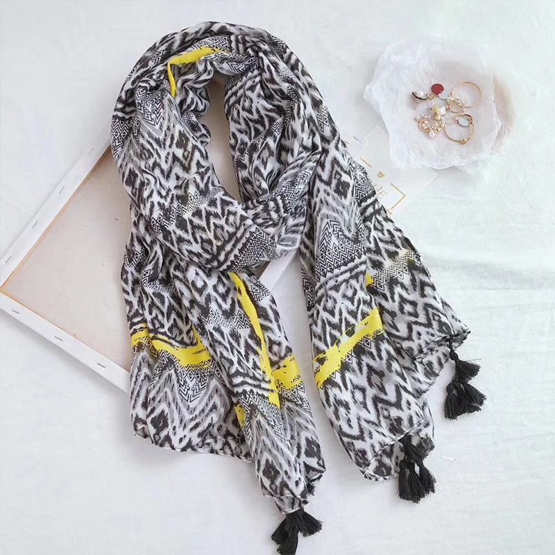 

Hot sale women tassels scarf graffiti geometic scarves shawls popular design pashmina