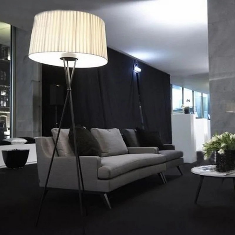 Новый современный минималистичный напольный светильник с 3 ножками и штативом