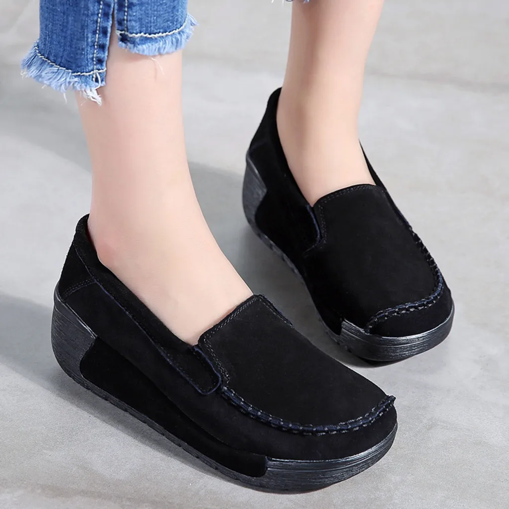 Модная обувь Модель 2020 года Женская модная повседневная удобная на танкетке