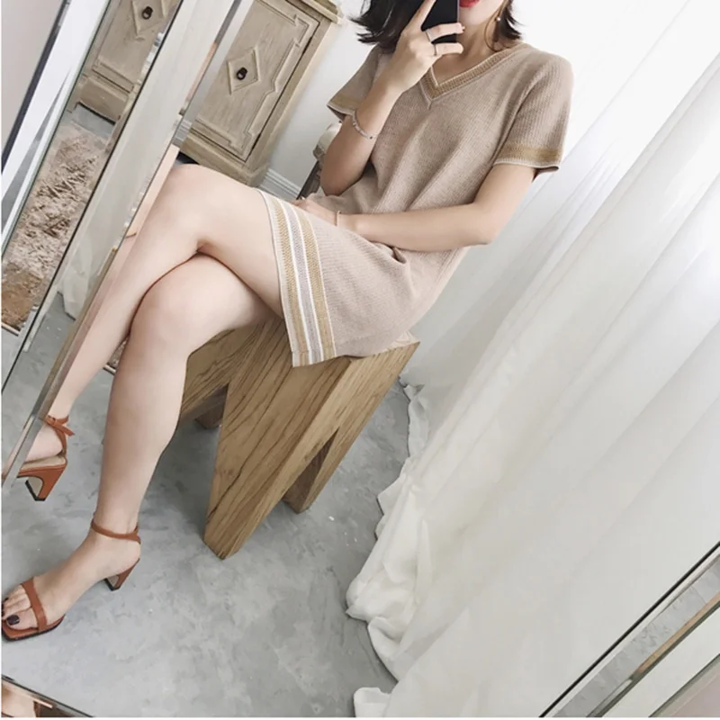 Женское летнее трикотажное платье футболка с коротким рукавом и V образным