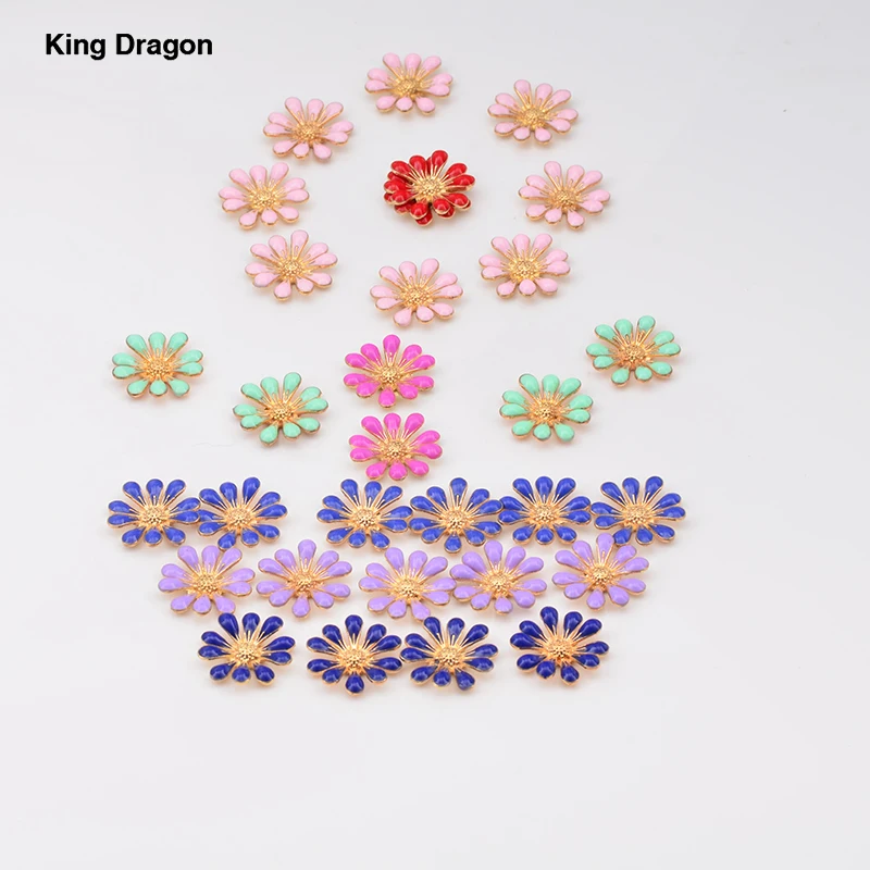 Украшение King Dragon Daisy со стразами используется для украшения волос бантом в центре
