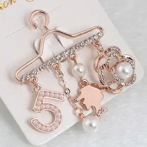 Модная брошь с искусственным жемчугом