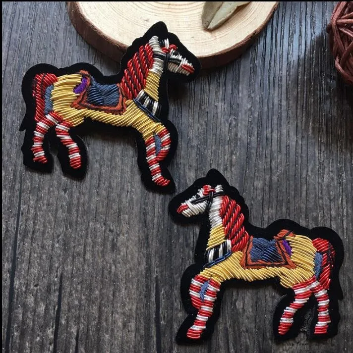 

Шелковая вышитая брошь с лошадью, индийская шелковая проволока, ручная работа, вышитый значок, тканевая нашивка, модная одежда, украшение «с...