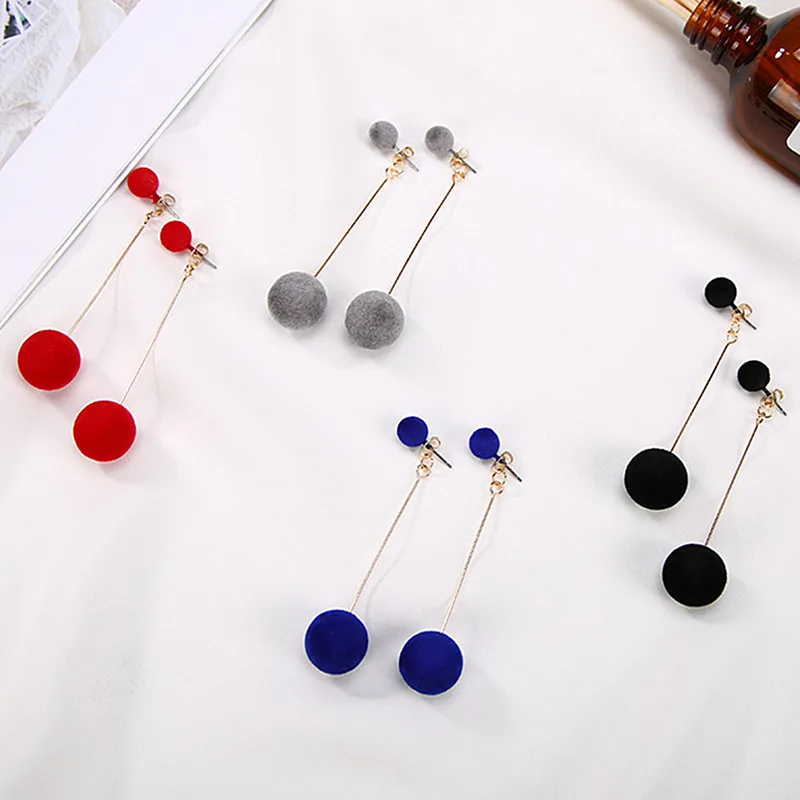 Женские серьги подвески EC535 модные красные черные с плюшевыми шариками корейские