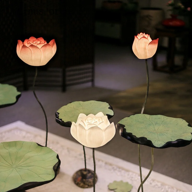 

Creative new Chinese classical lotus lamp room teahouse bedroom corridor Chinese wind leaf vertical desk lamp free shipping