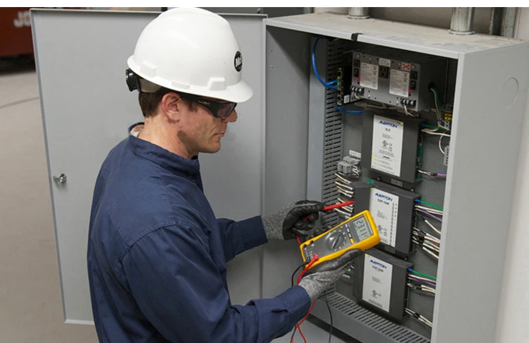 Fluke 175 175C True RMS цифровой мультиметр для измерения напряжения Ом постоянной ёмкости, универсальный конденсатор частота температура тестер