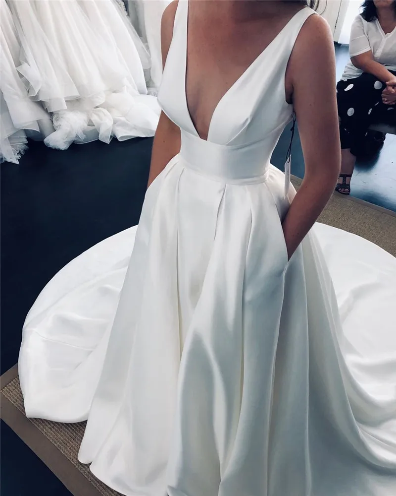 

Modest Plus Size V Neck Wedding Dresses 2020 A Line Deep V-Neck Simple Satin Front Split Country Bridal Gowns Vestido De Novia