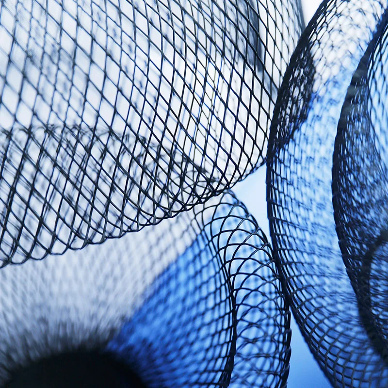 Современная железная корзина для фруктов в нордическом минималистическом стиле