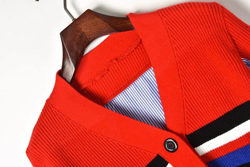 Женская Асимметричная рубашка в полоску с v-образным вырезом и длинным рукавом