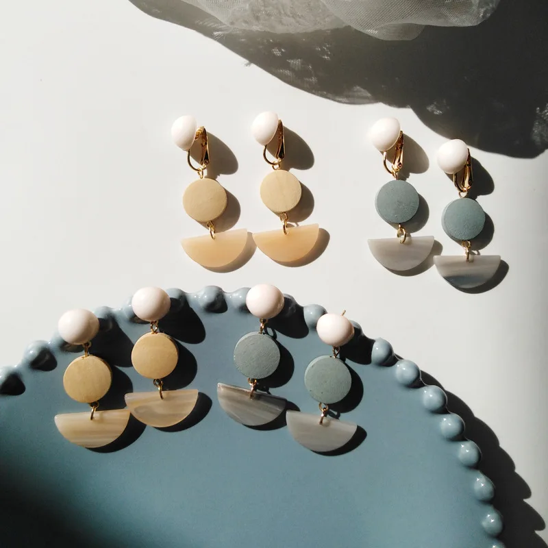 Женские Геометрические серьги клипсы Элегантные Простые полукруглые из дерева