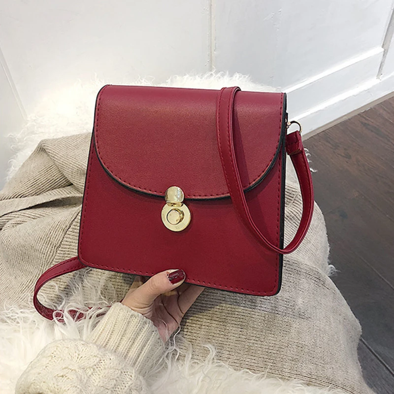 Женская кожаная сумка-мессенджер черная простая повседневная сумка на плечо в